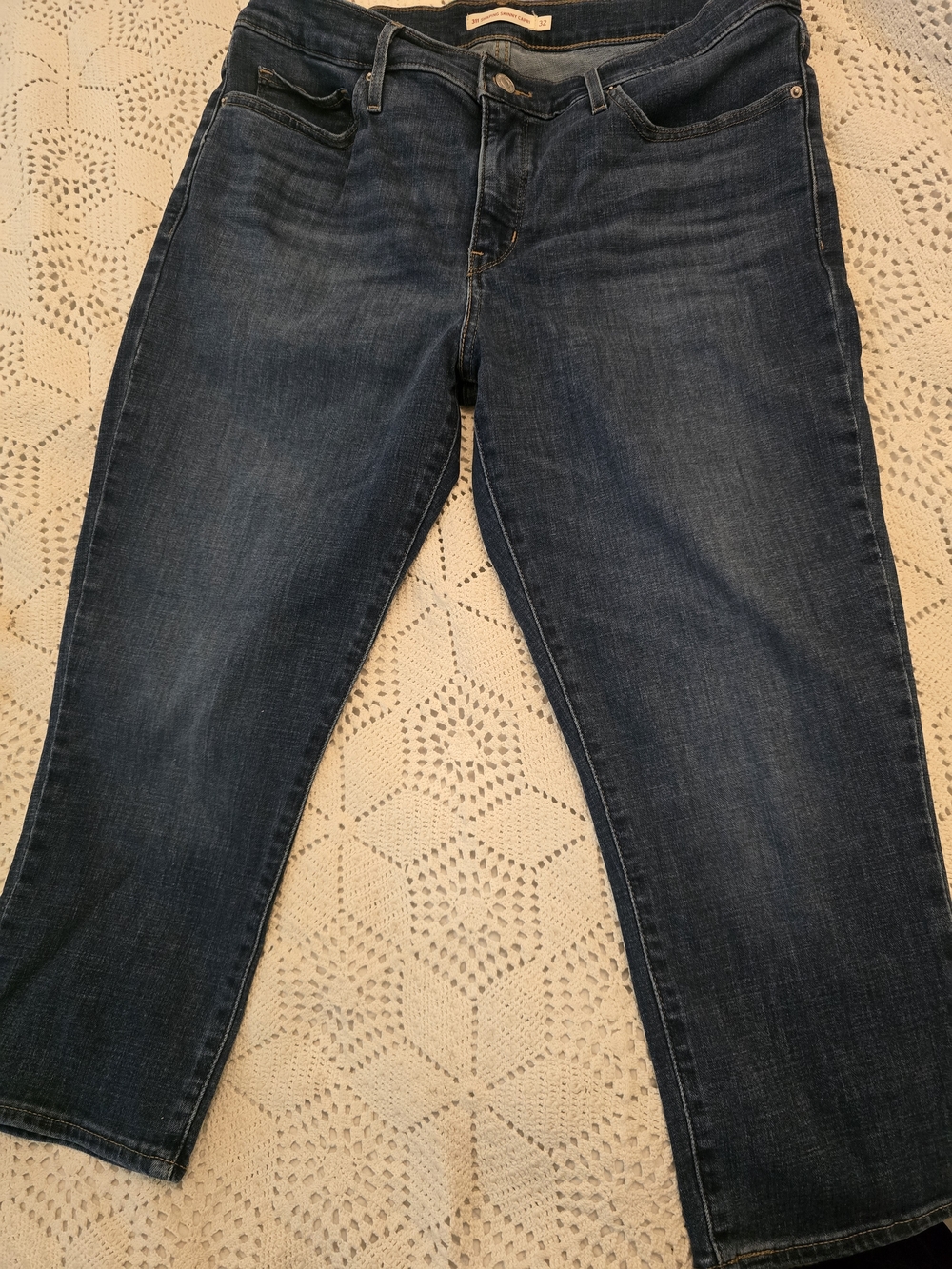 Levi's Dark Blue Shaping Capri Straight-Leg Jeans